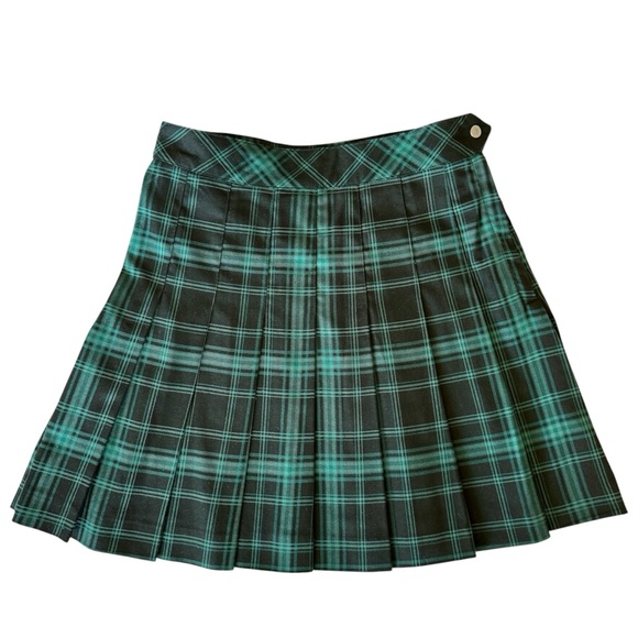 Divided Dresses & Skirts - H&M Divided Twill Green & Black Plaid Tartan Pleated Flared Mini Skirt, Size 2